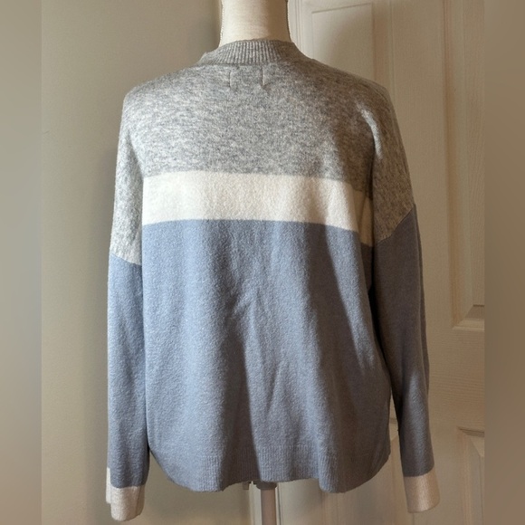 Sweater by Andrée. - Picture 2 of 6